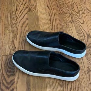 Vince Verrell black leather slides